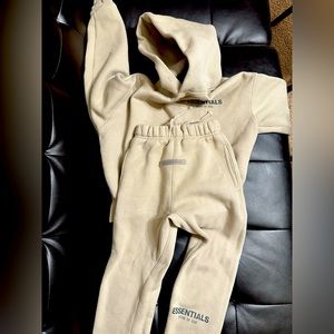 Kid’s ESSENTIALS Sweatsuit
